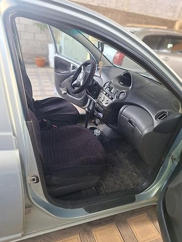 х7 bmw: Toyota Yaris: 2005 г., 1 л, Автомат, Бензин, Седан — 6