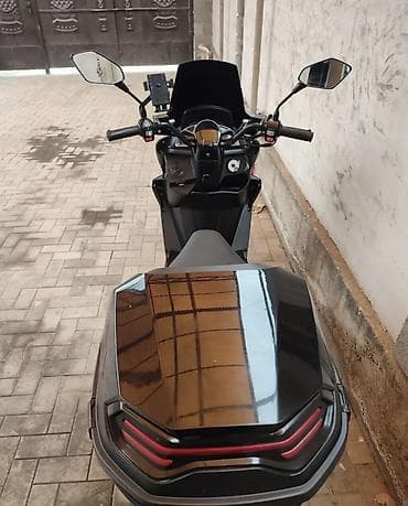 скутер маски: Макси-скутер 150 куб. см, Бензин — 2