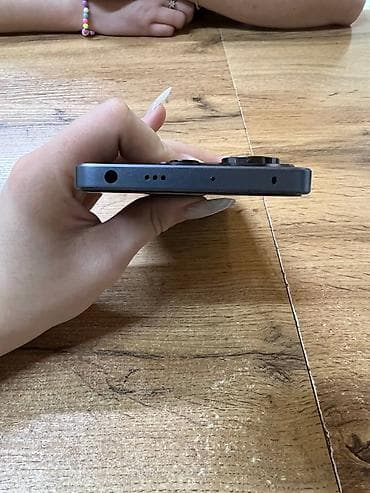 macbook m4: Poco Б/у, цвет - Синий — 3