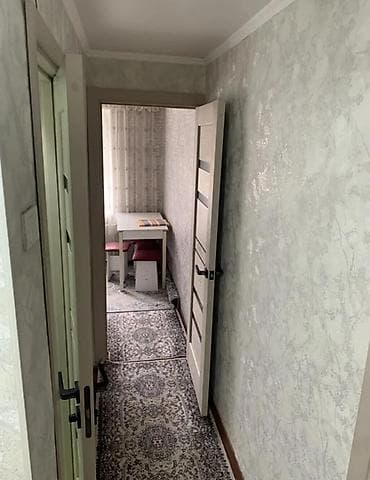 flat osh: Сдается 1‑комнатная квартира в районе Военоторг. Характеристики: - — 2
