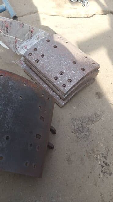 шлифовалный станок: КЛЕПАЕМ КОЛОДКИ И ДИСК СЦЕПЛЕНИЯ Назначение: - Клепание фрикционных — 3