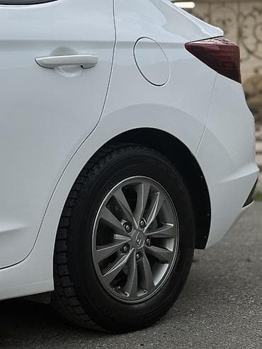 авто аванте: Hyundai Elantra: 2019 г., 1.6 л, Автомат, Бензин, Седан — 4