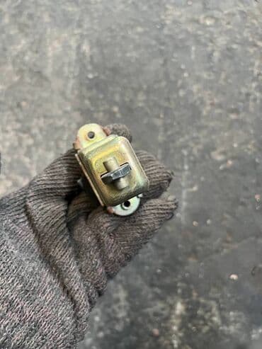 ниссан цефиро а32: Nissan Cefiro A32 ограничитель двери, Ниссан цефиро А32 дверной — 6