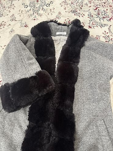 зимнее пальто: Продам пуховик и пальто размер подойдет на S-M подойдет на рост — 2