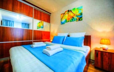 Ламинат: ⏰️Час.🌞День.🌃Ночь. 🌈Чистые 1 ком квартиры в центре Бишкека! ✅️Цены — 1