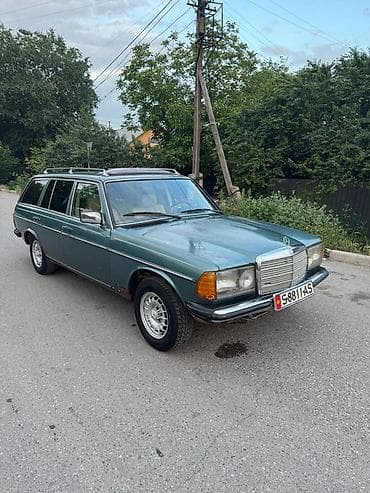 merc 211: Mercedes-Benz W123: 1984 г., 2 л, Механика, Дизель, Универсал — 4
