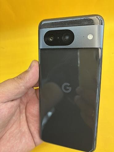 google fold: Google Pixel 8, цвет - Черный, eSIM — 1