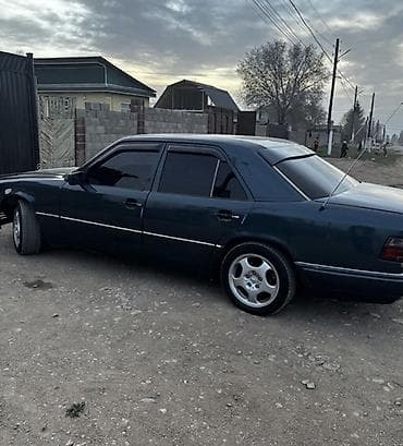 капот е124: Mercedes-Benz W124: 1994 г., 2.2 л, Автомат, Газ, Седан — 4