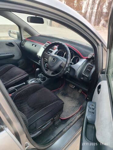машина в лизинг бишкек: Honda Fit: 2003 г., 1.3 л, Автомат, Бензин, Хетчбек — 7