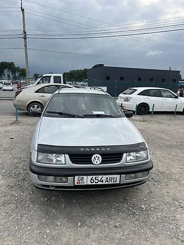Volkswagen Passat Variant: 1994 г., 2 л, Механика, Бензин, Универсал
