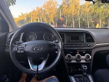 Hyundai Avante: 2018 г., Автомат, Бензин, Седан — 6