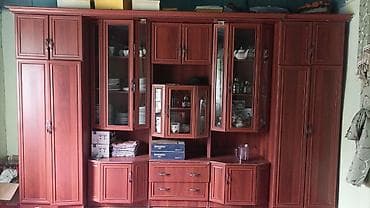 Мебель: Стенка-шкаф, Тип стенки-шкафа: Горка, Для зала, Особенности: С отделением под телевизор — 1