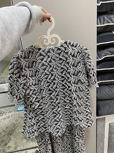 Женский комплект из кружева: платье миди на бретелях + накидка-жакет с — 4