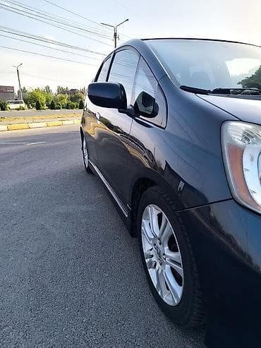 фе: Honda Fit: 2009 г., 1.5 л, Вариатор, Бензин, Хэтчбэк — 2