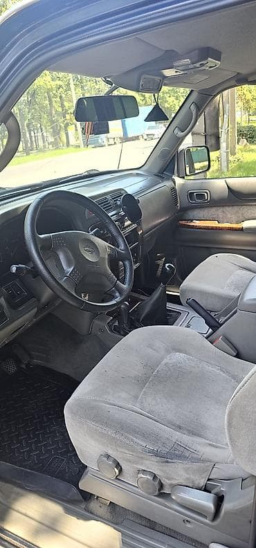Унаа: Nissan Patrol: 2001 г., 3 л, Кол менен иштөөчү, Дизель, Жол тандабас — 5