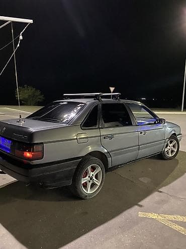 Volkswagen: Volkswagen Passat: 1989 г., Седан — 2