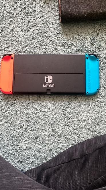 Xbox Series X: Nintendo Switch (версия с неоновыми Joy‑Con: синий/красный) — 4