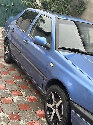 honda e: Volkswagen Vento: 1993 г., 1.8 л, Механика, Седан — 3