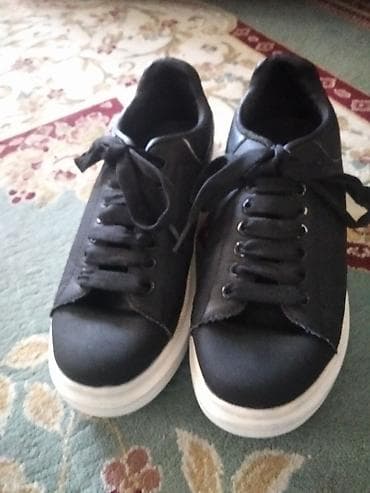 Черные кеды/кроссовки повседневного стиля унисекс. Размер 37