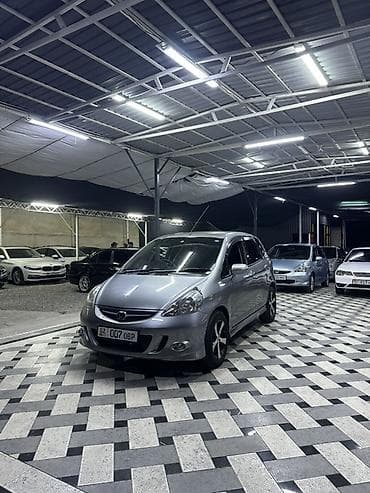 hongqi e qm5: Honda Fit: 2003 г., 1.3 л, Вариатор, Бензин, Хэтчбэк — 3