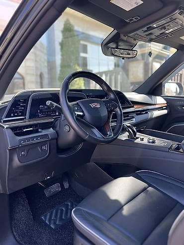 6: Cadillac Escalade: 2022 г., 6.2 л, Автомат, Бензин, Внедорожник — 7