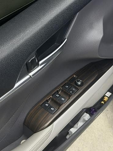 Toyota Camry: 2017 г., 2.5 л, Автомат, Гибрид, Седан — 6