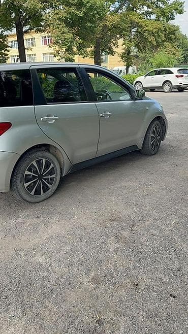 Toyota Ist: 2003 г., 1.3 л, Автомат, Бензин, Хетчбек — 4