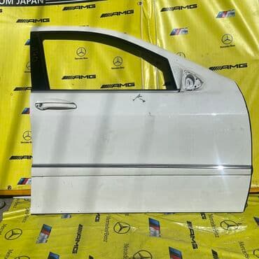 белые зимние сапоги: Передняя правая Mercedes-Benz, Оригинал — 1