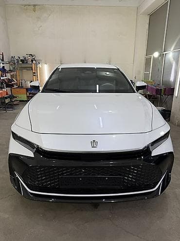краун маджеста: Toyota Crown: 2023 г., 2.5 л, Автомат, Гибрид, Кроссовер — 1