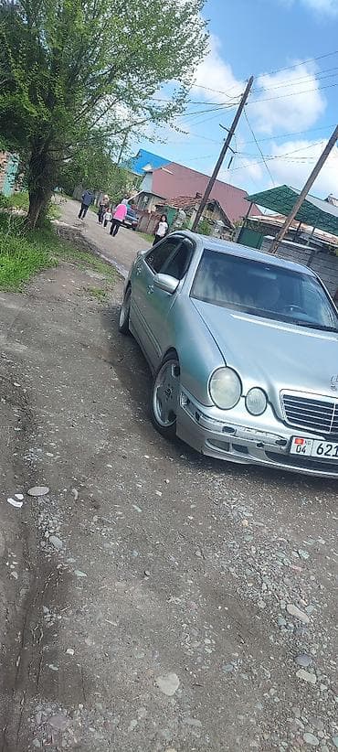 Mercedes-Benz E-Class: 1998 г., 5 л, Автомат, Бензин, Седан