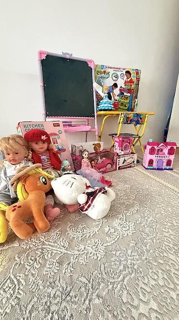 детский көйнөк: Все игрушки на фото+еще одна сумка игрушек, целые, хорошие, некоторые — 3