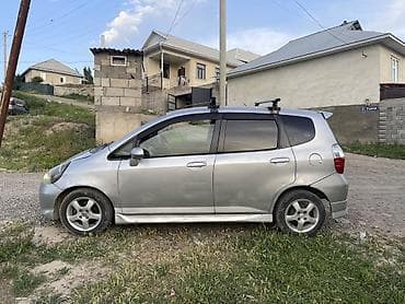 golf 2: Honda Fit: 2001 г., 1.3 л, Вариатор, Бензин, Хэтчбэк — 3