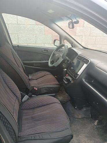 домик машина: Honda Stream: 2003 г., Универсал — 6