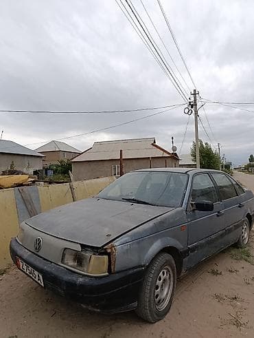 Унаа сатуу: Volkswagen Passat: 1990 г., 1.8 л, Кол менен иштөөчү, Бензин, Седан — 4