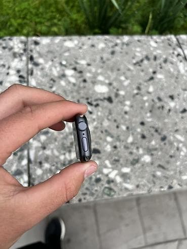 garmin fenix 5 цена: Apple Watch (корпус без ремешка) - Серия: выглядит как Apple Watch — 4