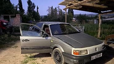 volk: Volkswagen Passat: 1990 г., Механика, Седан — 6