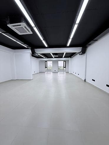 помещение по бизнес: Аренда офисов, 90 м², В бизнес центре, 1 линия, С отдельным сан узлом, С системой безопасности — 4