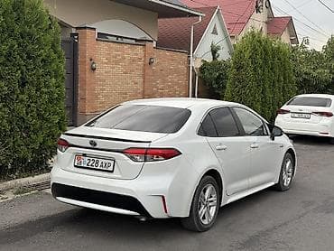 fh 16: Toyota Corolla: 2020 г., 1.8 л, Вариатор, Гибрид, Седан — 4