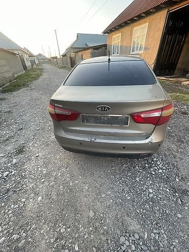 Унаа сатуу: Kia Rio: 2012 г., 1.6 л, Кол менен иштөөчү, Бензин, Седан — 7