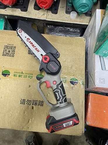 Строительный инвентарь: Набор аккумуляторных садовых инструментов Комплектация на фото: - — 6