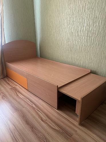 юношеская мебель: Юношеский гарнитур б/у
2 кровати 
Шкаф 1 для одежды
Компьютерный стол — 1