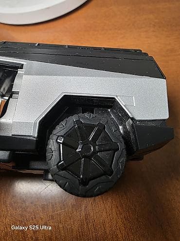 серебрянная: Продам авто Модель Tesla Cybertruck с Cyberquad, бу, в хорошем — 4