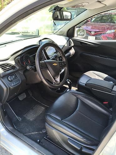 Продажа авто: Chevrolet Spark: 2017 г., 1 л, Автомат, Бензин, Хэтчбэк — 5