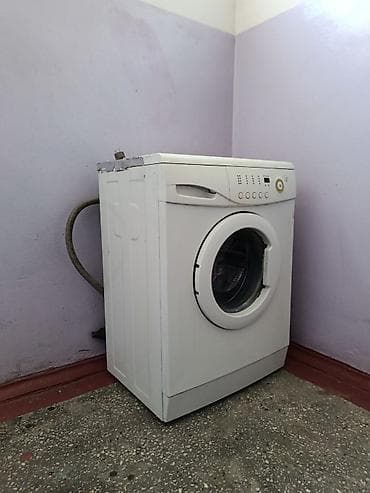 СЛОМАННАЯ СТИРАЛКА!нерабочая Самовывоз!Я не знаю можно ли ее посинить