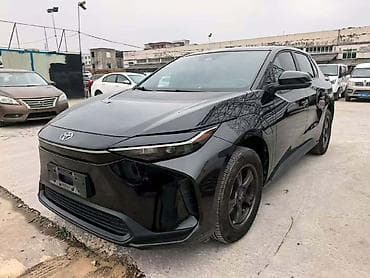 Toyota bZ4X: 2022 г., Электромобиль, Кроссовер