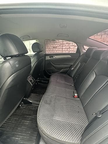 2019: Hyundai Sonata: 2019 г., 2 л, Седан — 9
