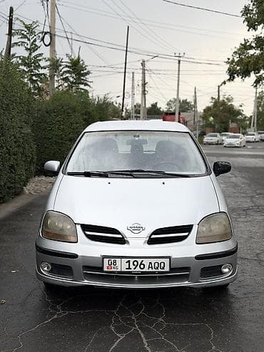 Nissan Almera Tino: 2001 г., 1.8 л, Механика, Бензин, Лифтбек — 1
