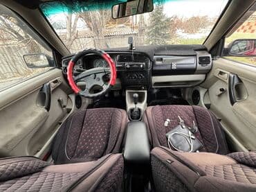женский авто: Volkswagen Vento: 1992 г., 1.8 л, Механика, Бензин, Седан — 6