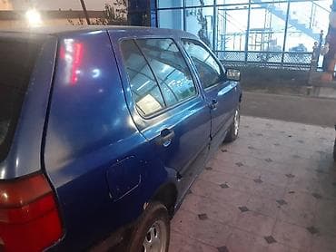 бишкек унаа базары: Volkswagen Golf: 1994 г., 1.6 л, Кол менен иштөөчү, Бензин, Хетчбек — 10
