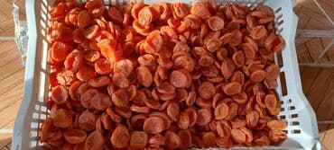 манго сушеное: Курага сушеная, представленная на изображениях, имеет насыщенный — 1